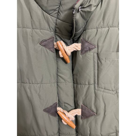 Legendary WhiteTails size large army green winter puffer vest - Picture 2 of 5